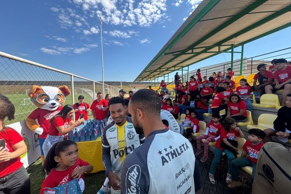 Le&atilde;o apoia projeto e doa &oacute;culos para crian&ccedil;as carentes de Mirassol