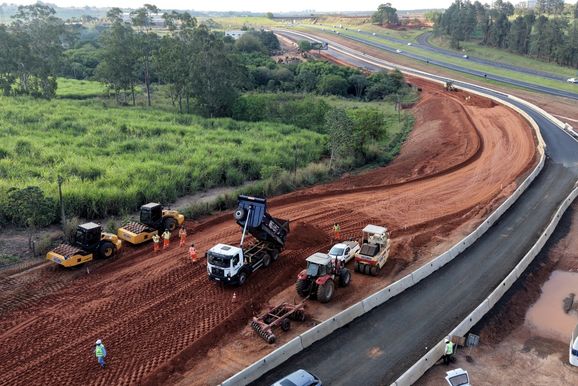 Obras na Washington Lu&iacute;s exigem aten&ccedil;&atilde;o de motoristas de Mirassol