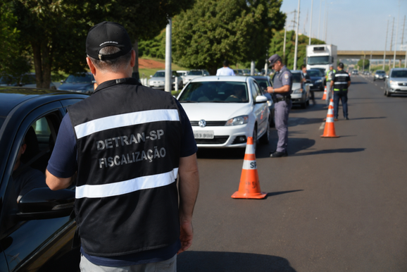 Opera&ccedil;&atilde;o Lei Seca fiscaliza 3 mil motoristas em Rio Preto e acende alerta na regi&atilde;o