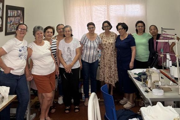     Projeto Formiguinhas une costura e solidariedade h&aacute; quase oito anos em Mirassol