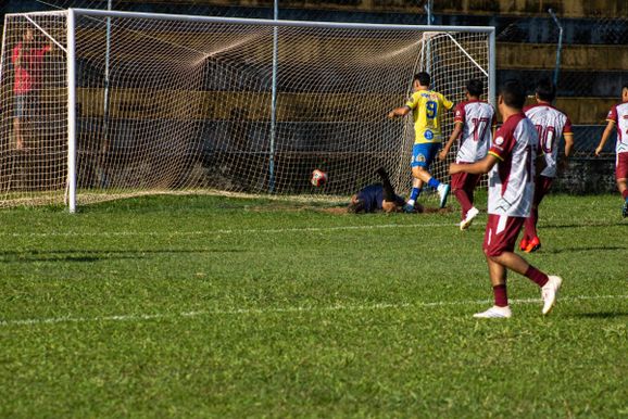 Amador 2026 tem nova goleada de 12 a 0 e mudan&ccedil;as na tabela no campo do Cenir