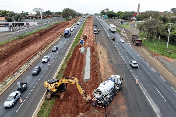 Obras na Washington Lu&iacute;s intensificam tr&acirc;nsito entre Mirassol e Cedral nesta semana