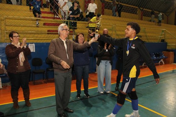 Brasil x Argentina domina finais do futsal da Copa das Escolas e lota Tucur&atilde;o 