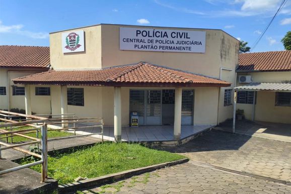 Crian&ccedil;a que morreu ap&oacute;s ficar internada por afogamento &eacute; sepultada em Mogi Mirim