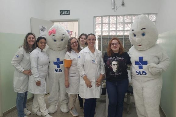 Campanha vacina quase 700 crian&ccedil;as e adolescentes na cidade