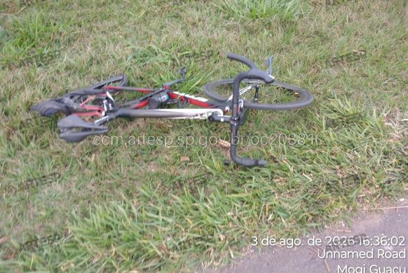 Ciclista morre ap&oacute;s ser atingido por carro na Rodovia SP-342
