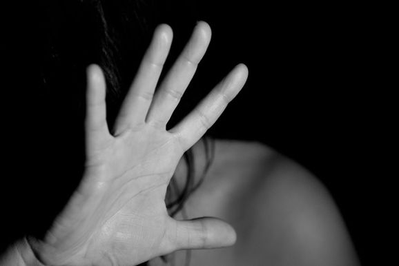 Lei garante atendimento imediato a v&iacute;timas de viol&ecirc;ncia sexual no SUS