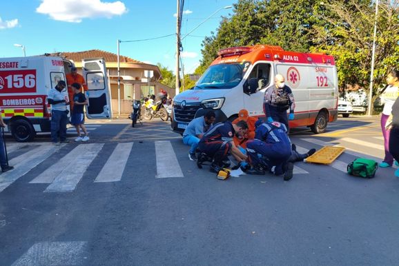 Colis&atilde;o entre duas motos deixa motociclistas feridas na rua do Tucura