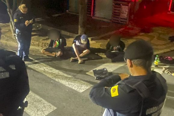 GCM aborda trio com cabo de fibra ap&oacute;s den&uacute;ncia de furto na Vila S&atilde;o Jos&eacute;