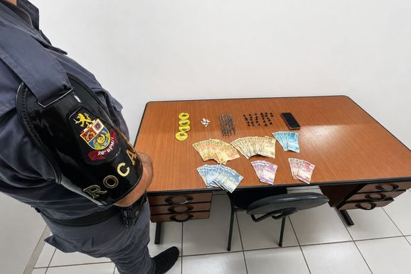Homem &eacute; preso com coca&iacute;na, crack e maconha na Santa Luzia 