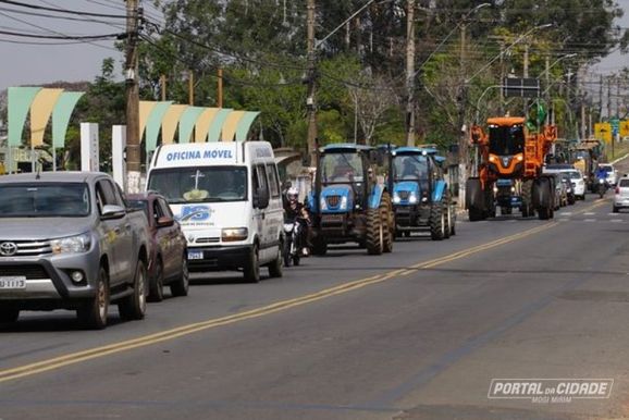 Tratora&ccedil;o re&uacute;ne apoiadores da direita neste domingo na Santa Cruz&nbsp;