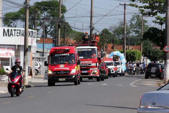 Carreata em homenagem a Nossa Senhora Aparecida percorre ruas da zona Leste