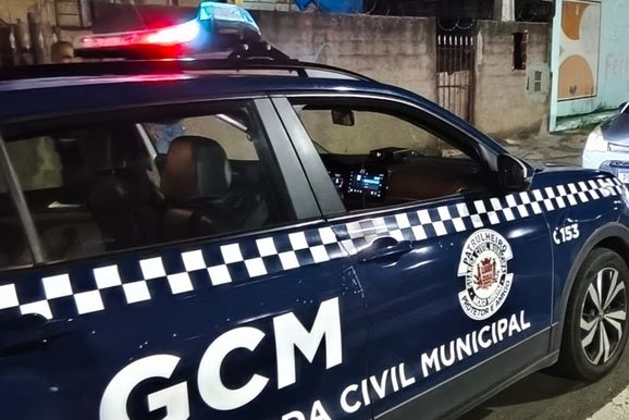 Homem &eacute; preso por suspeita de tentar furtar fios no bairro do Mirante