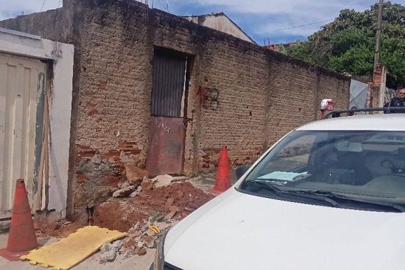 Morador admite liga&ccedil;&atilde;o clandestina de &aacute;gua e alega dificuldade para pagar