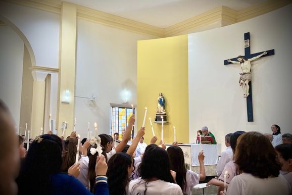 Um encontro inesquec&iacute;vel com Jesus: 84 crian&ccedil;as recebem a 1&ordf; Comunh&atilde;o em Nova Resende
