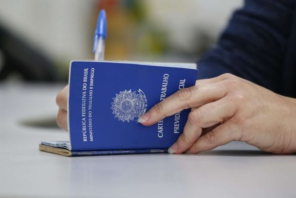 Procurando emprego? Classificados t&ecirc;m 60 vagas abertas em Paranava&iacute; e regi&atilde;o