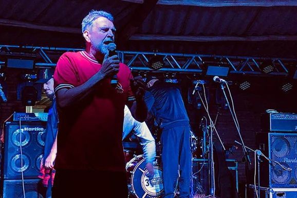 Ex-prefeito Beto Vizzotto transforma paix&atilde;o pelo rock em defesa da cultura