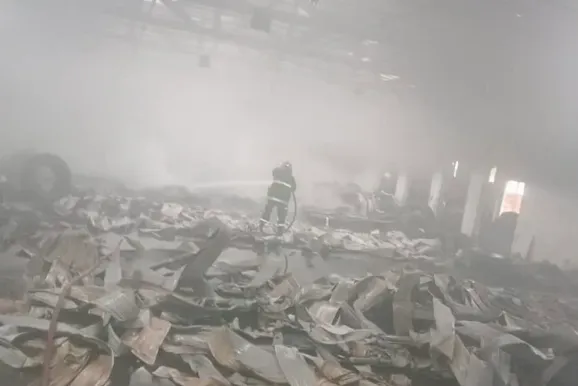 Inc&ecirc;ndio de grandes propor&ccedil;&otilde;es atinge antigo clube em Paranacity