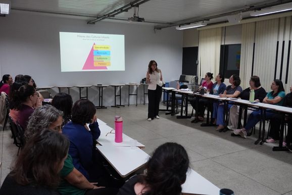 Secretaria de Educa&ccedil;&atilde;o promove forma&ccedil;&atilde;o para educadoras de ber&ccedil;&aacute;rio