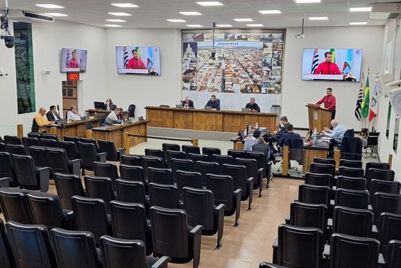 C&acirc;mara de Pen&aacute;polis vota sete projetos em sess&atilde;o nesta segunda-feira