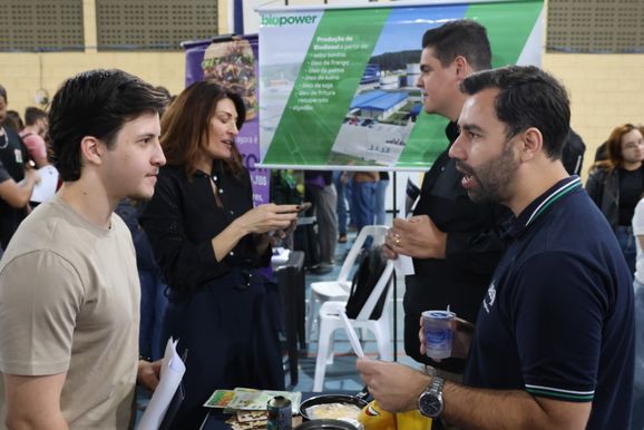 Cerca de 2 mil acad&ecirc;micos participam da 2&ordf; Feira Oportuna do UniSALESIANO