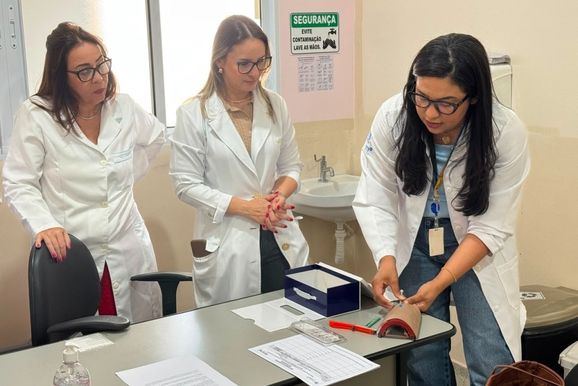 Coren-SP capacita enfermeiros para inser&ccedil;&atilde;o do Implanon no SUS