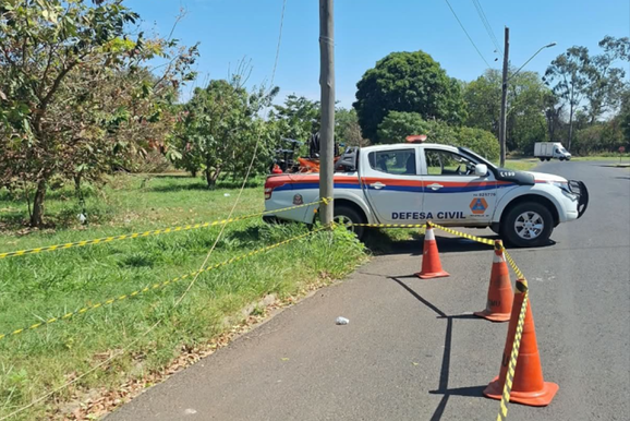 Defesa Civil de Pen&aacute;polis alerta popula&ccedil;&atilde;o sobre fios e cabos ca&iacute;dos nas ruas