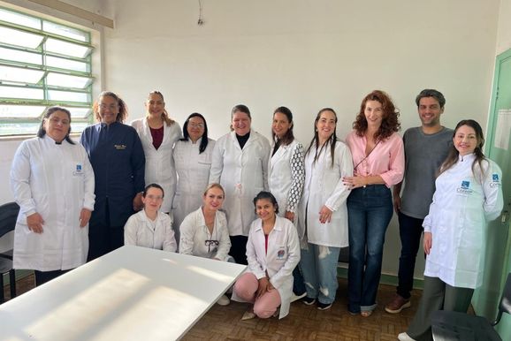 Enfermeiros participam de capacita&ccedil;&atilde;o para inser&ccedil;&atilde;o do Implanon em Pen&aacute;polis