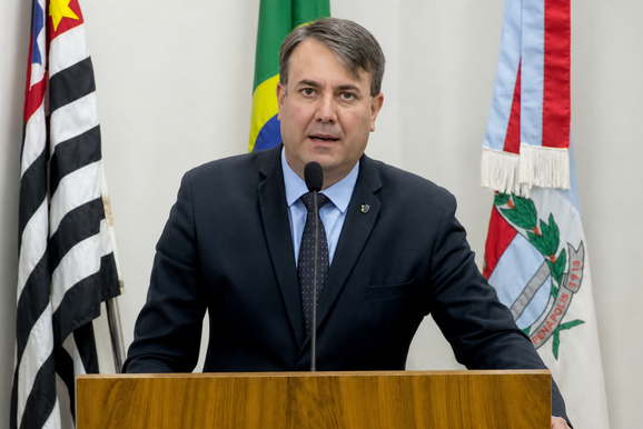 Requerimento pede desconto para usu&aacute;rio frequente no ped&aacute;gio da SP-300