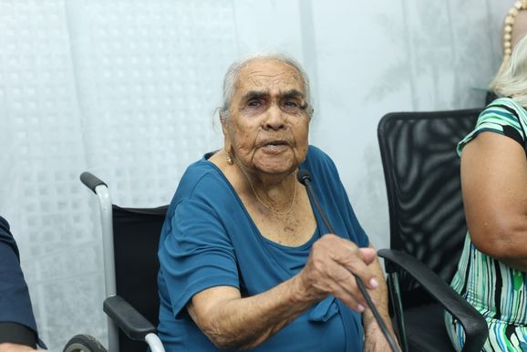 Ros&aacute;lia Marques de Oliveira recebe Medalha Centen&aacute;ria da C&acirc;mara de Pen&aacute;polis