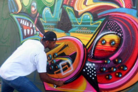 Artista surdo Odrus conduz roda de conversa em Libras sobre grafite no Sesc Birigui