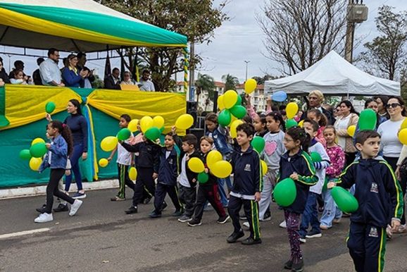 Birigui celebrou a Independ&ecirc;ncia com desfile c&iacute;vico-militar no Parque do Povo