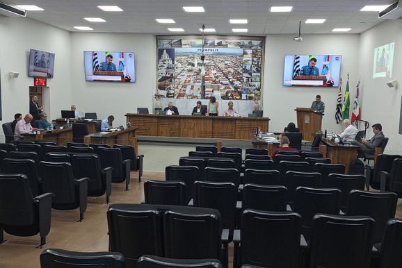 C&acirc;mara de Pen&aacute;polis transfere sess&atilde;o para ter&ccedil;a e vota quatro projetos do Executivo