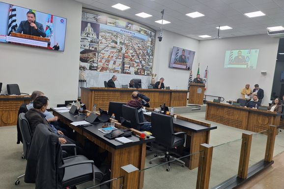 C&acirc;mara de Pen&aacute;polis vota dez projetos em sess&atilde;o nesta segunda-feira