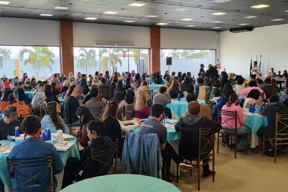 Confer&ecirc;ncia em Pen&aacute;polis define propostas para pol&iacute;ticas voltadas &agrave; inf&acirc;ncia