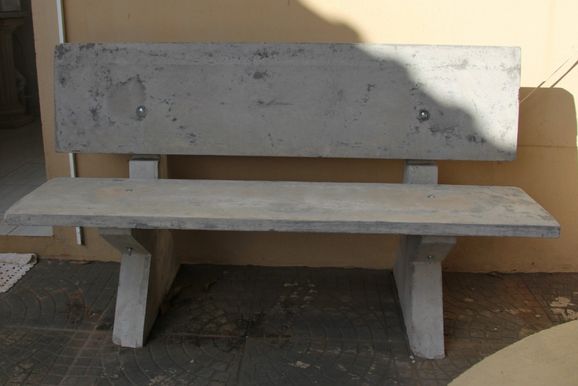 Daep lan&ccedil;a projeto Adote um Banco para ampliar conforto em pra&ccedil;as de Pen&aacute;polis