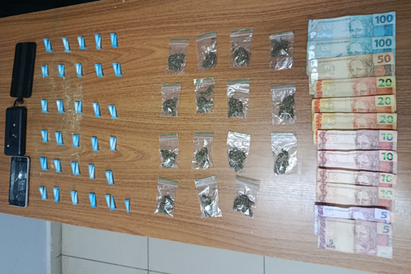 Dois adolescentes s&atilde;o apreendidos por ato infracional de tr&aacute;fico em Ara&ccedil;atuba