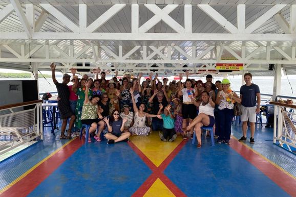 M&ecirc;s do Idoso tem passeio de barco, piquenique e palestra em Pen&aacute;polis