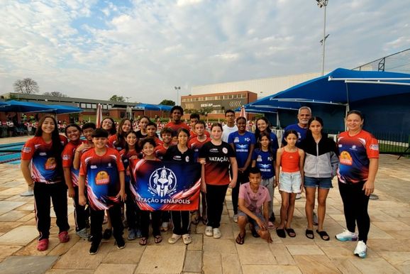 Nata&ccedil;&atilde;o Pen&aacute;polis conquista 43 medalhas em torneio regional da Federa&ccedil;&atilde;o Aqu&aacute;tica