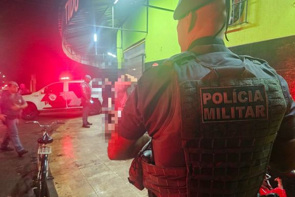 Opera&ccedil;&atilde;o Baixo Ru&iacute;do fiscaliza ve&iacute;culos e recolhe dois em Ara&ccedil;atuba