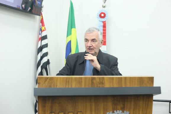 Paulinho do Esporte cobra explica&ccedil;&otilde;es sobre a Reforma Administrativa