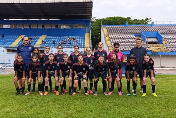 Pen&aacute;polis estreia equipe feminina sub-14 no Campeonato Estadual de Futebol