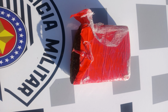 Pol&iacute;cia apreende 225 gramas de maconha em resid&ecirc;ncia no bairro Gualter Monteiro