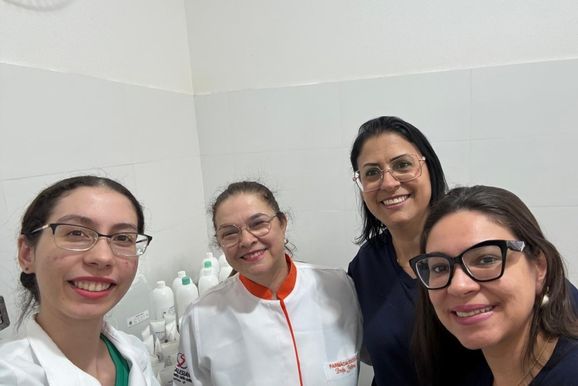 UniSALESIANO leva produtos manipulados para idosos do Lar S&atilde;o Jo&atilde;o em Ara&ccedil;atuba