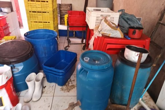 Vigil&acirc;ncia Sanit&aacute;ria interdita f&aacute;brica clandestina de produtos de origem animal em Birigui