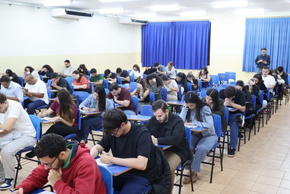 Direito adota Avalia&ccedil;&atilde;o Multidisciplinar para preparar alunos para OAB e concursos