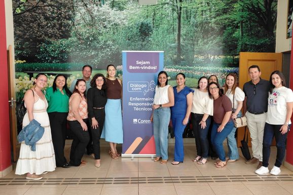 Quinze enfermeiros de Pen&aacute;polis participam de encontro do Coren-SP