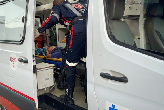 Idoso fica gravemente ferido ap&oacute;s bater motocicleta e ser atropelado por outro ve&iacute;culo