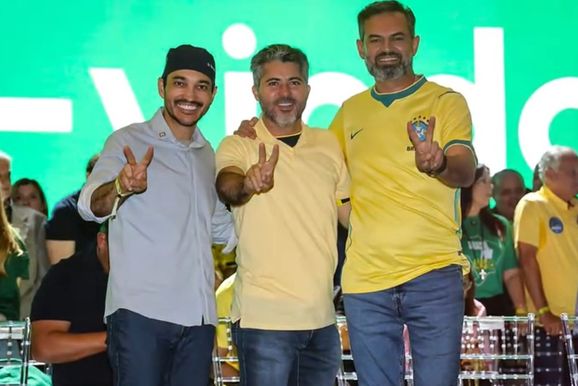 Fl&aacute;vio Bolsonaro lan&ccedil;a candidatura com a presen&ccedil;a de Marcos Rog&eacute;rio, Scheid e M&aacute;ximo 