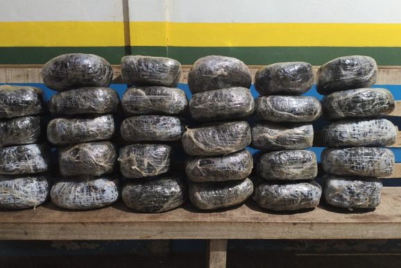 Homem &eacute; preso com mais de 30 quilos de maconha durante abordagem da PM em Cacoal